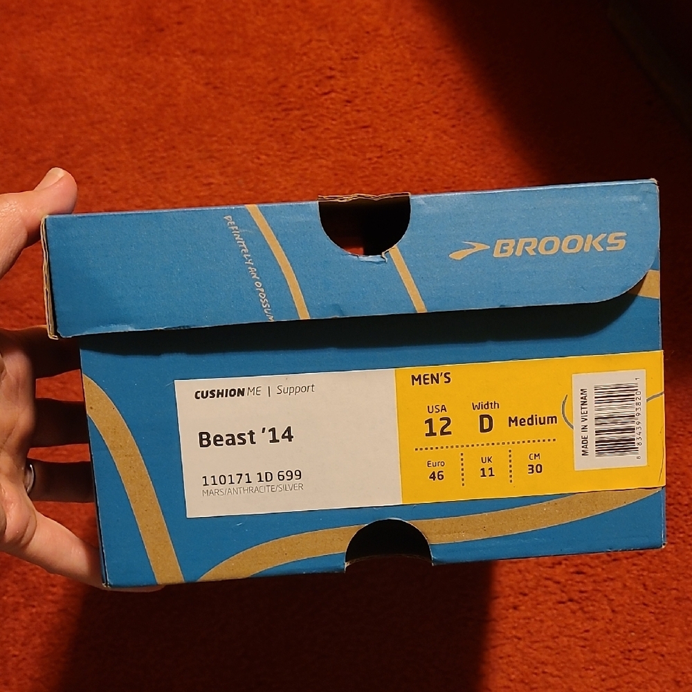 Brooks Beast '14 Blue and Yellow Shoe Box